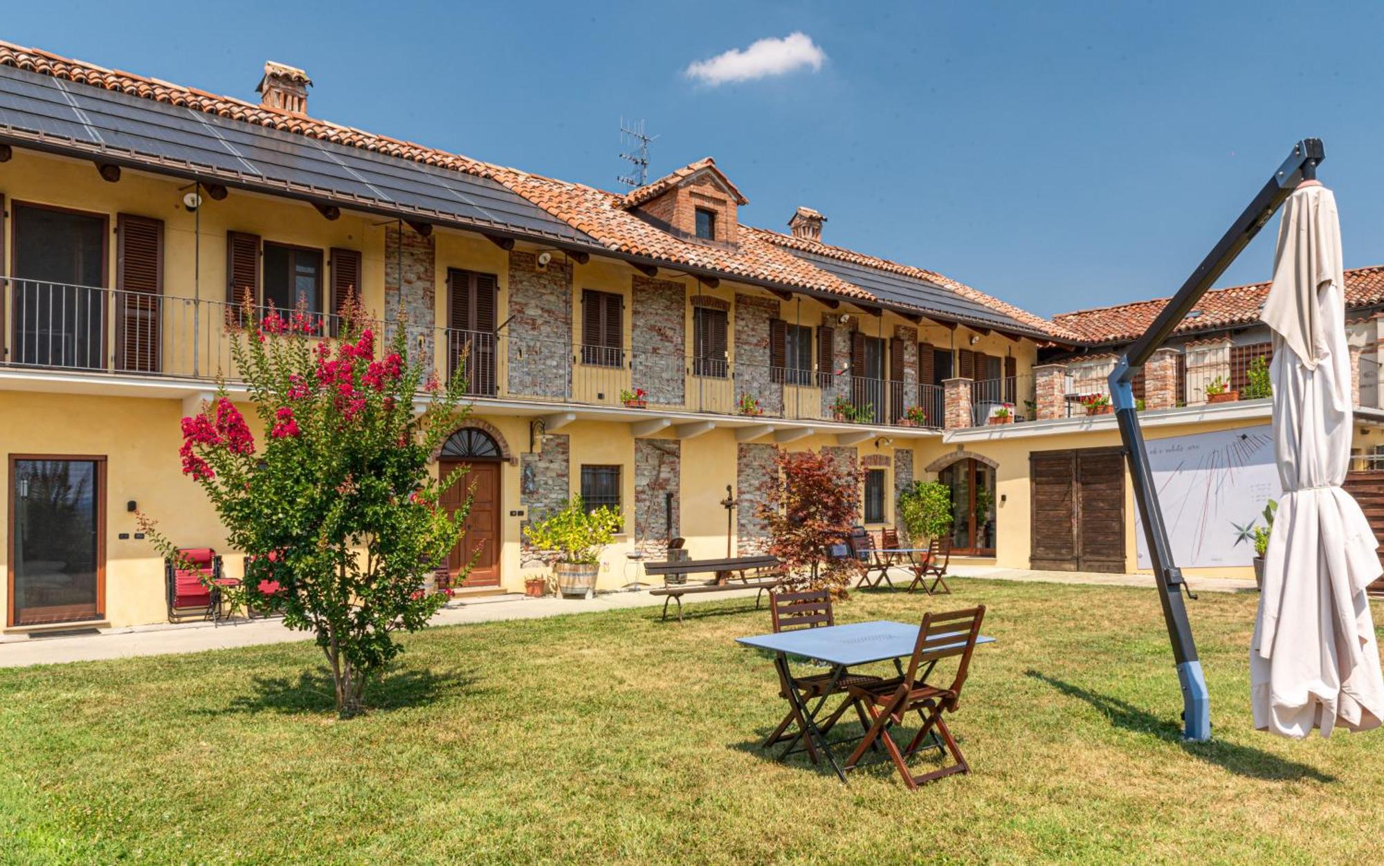 Appartamenti La Picchiera - Jole La Morra Bagian luar foto